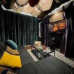 Unique Escape Cinema Massage Chair