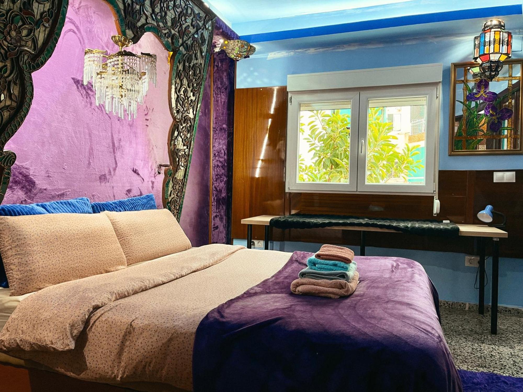 Unique Escape Cinema Massage Chair Apartment